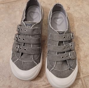 Womens Rocket Dog Sneakers Size 8 New!